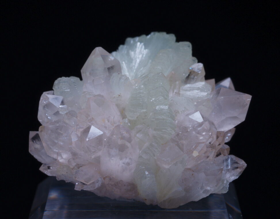 モロッコ産プレナイト/ローズクォーツの綺麗な標本