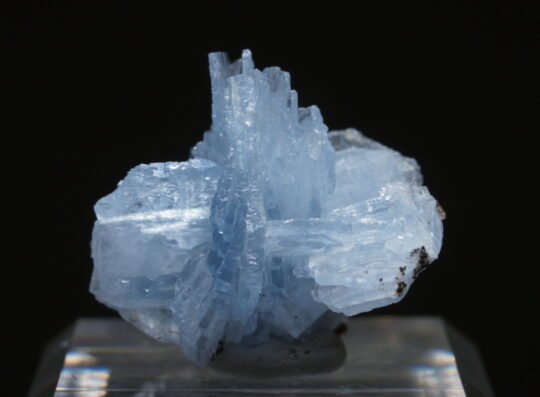 モロッコ産ブルーバライトの綺麗な標本