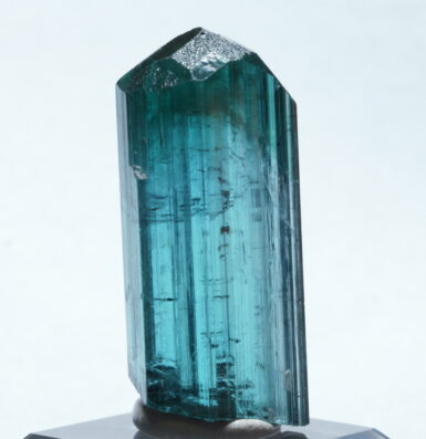 ミナスジェライス州産グリーントルマリンの綺麗な標本