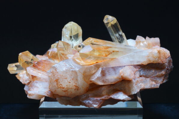 マダガスカル産シトリンの綺麗な標本