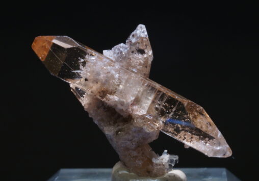 ユタ州トーマスレンジ産トパーズの綺麗な標本