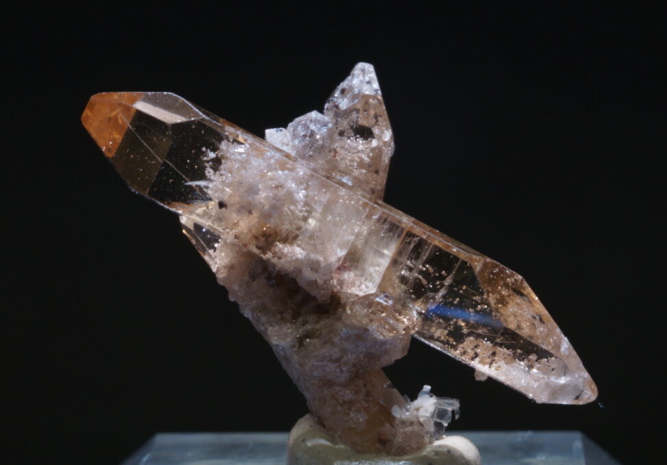 ユタ州トーマスレンジ産トパーズの綺麗な標本