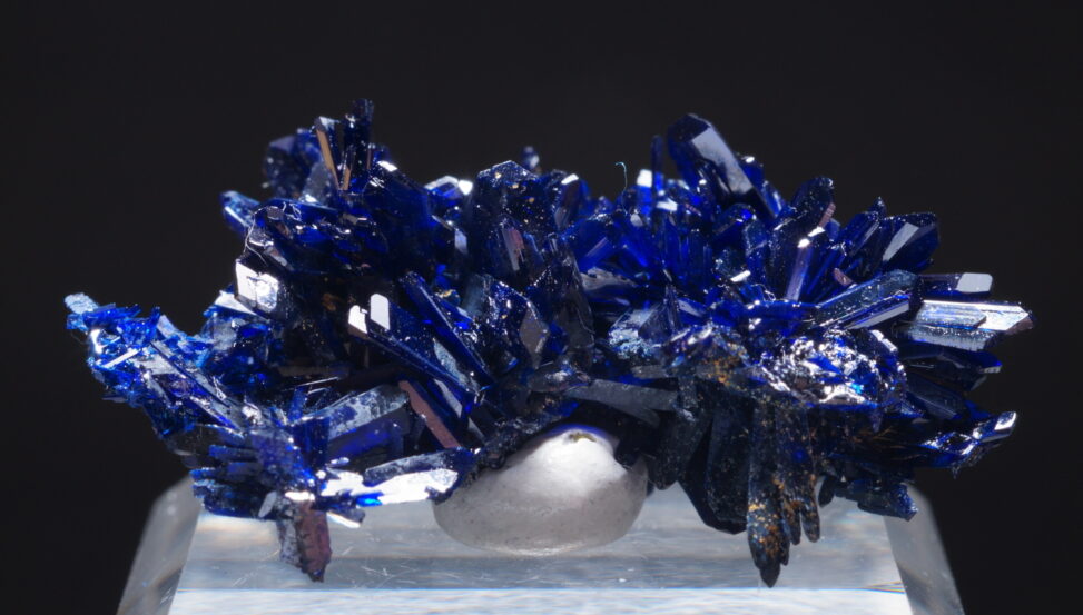 モロッコ産ニードルタイプアズライトの綺麗な標本