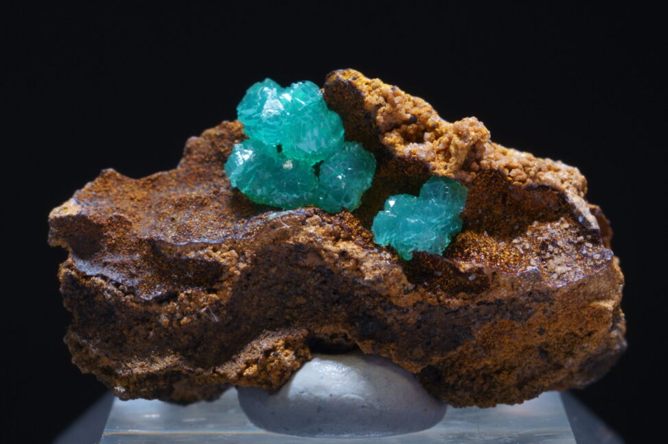 ギリシャ産キュプリアンアダマイトの綺麗な標本