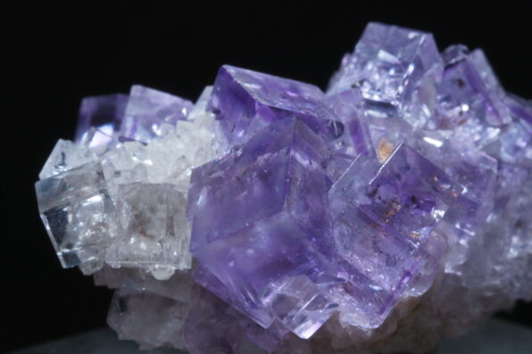 スペイン・アストゥリアス州産フローライトの綺麗な標本